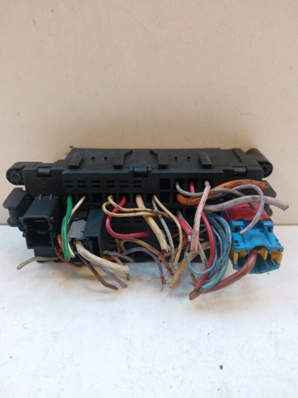 CAJA RELES / FUSIBLES CITROEN SAXO 1.5 D SX DIESEL Motor 1,5 Ltr.  57 CV  [1999 - 2004] 3 Puertas