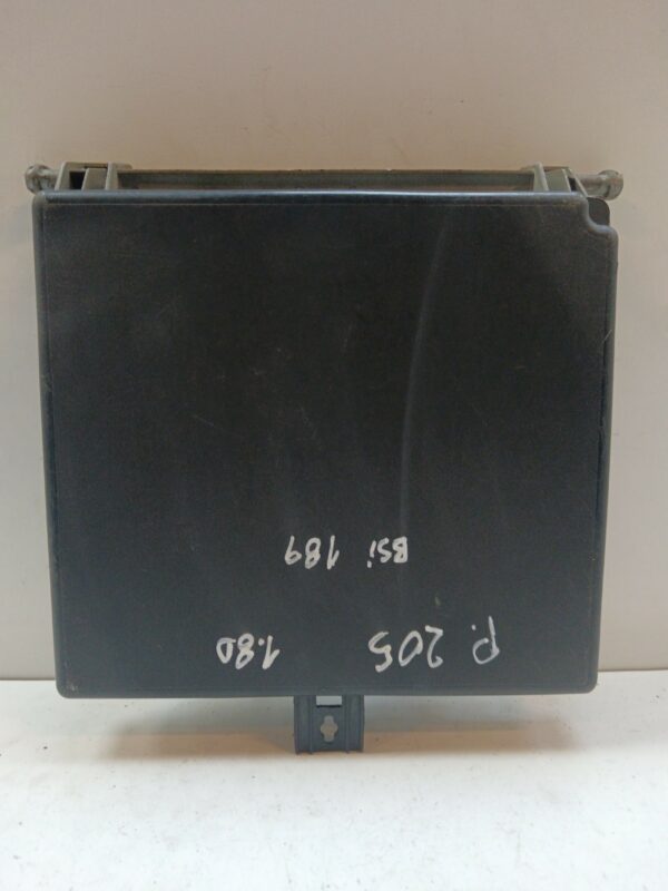 CAJA RELES / FUSIBLES PEUGEOT 205 BERLINA XAD / XAD Multi DIESEL Motor 1,8 Ltr.  60 CV  [1983 - 1998] 3 Puertas - Imagen 3