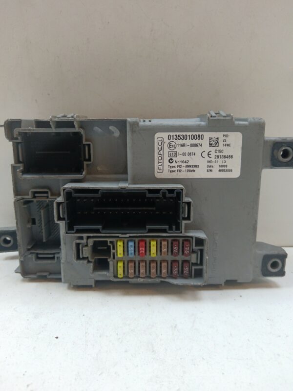 CAJA RELES / FUSIBLES CITROEN NEMO Attraction DIESEL Motor 1,3 Ltr.  75 CV  [2008 - 2018] 5 Puertas
