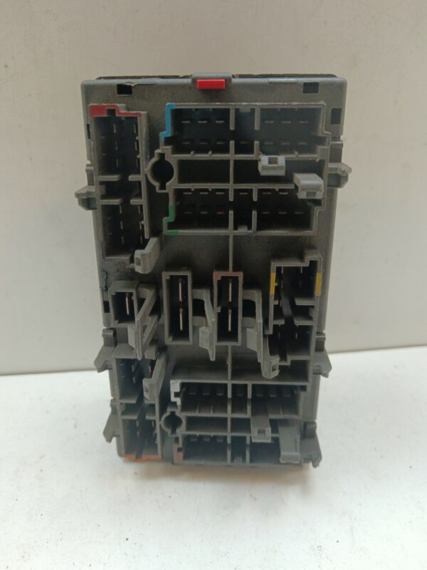 CAJA RELES / FUSIBLES PEUGEOT 306 BERLINA 3/4/5 PUERTAS (S2) Boulebard DIESEL Motor 2,0 Ltr.  90 CV  [1997 - 2003] 4 Puertas - Imagen 2