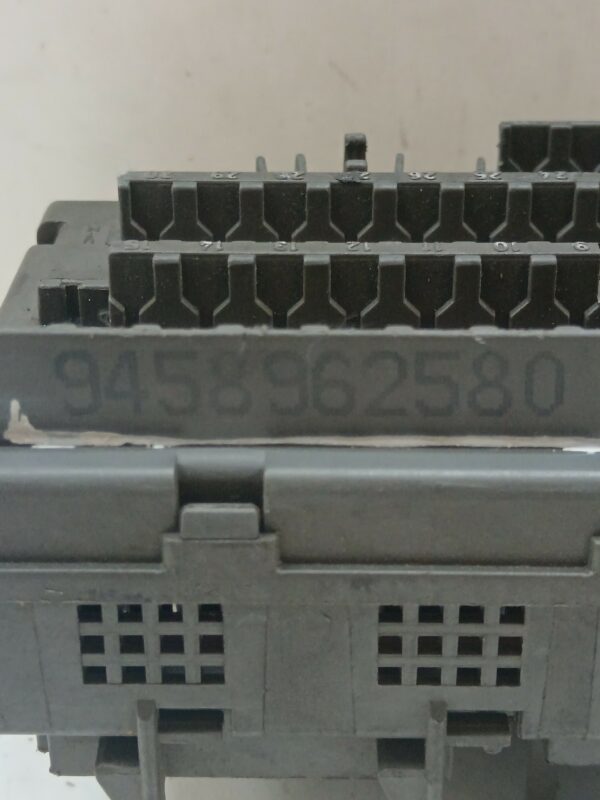 CAJA RELES / FUSIBLES PEUGEOT 306 BERLINA 3/4/5 PUERTAS (S2) Boulebard DIESEL Motor 2,0 Ltr.  90 CV  [1997 - 2003] 4 Puertas - Imagen 3