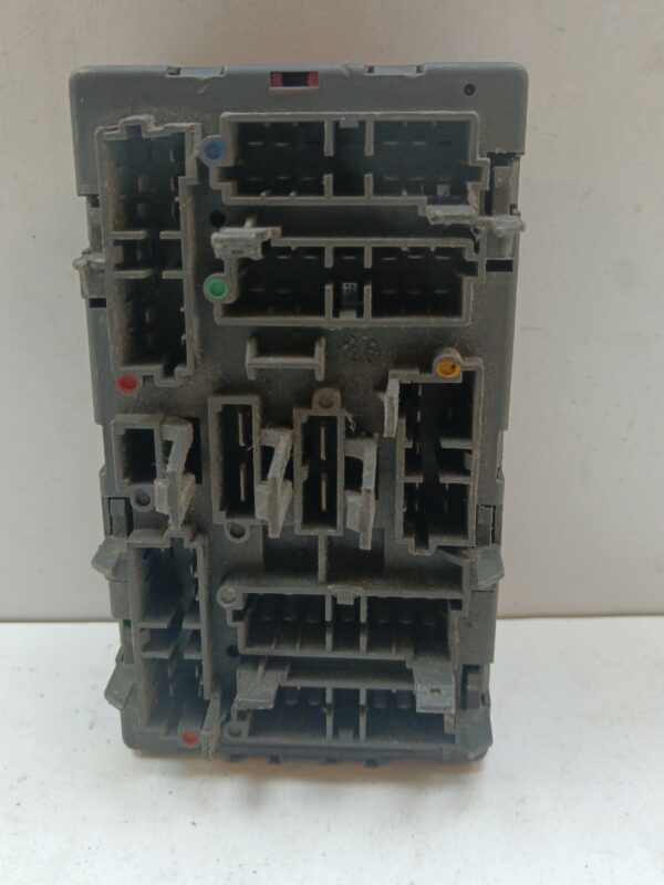 CAJA RELES / FUSIBLES CITROEN XANTIA BERLINA 2.0 HDi 90/110 Image DIESEL Motor 2,0 Ltr.  109 CV  [1997 - 2002] 5 Puertas - Imagen 2