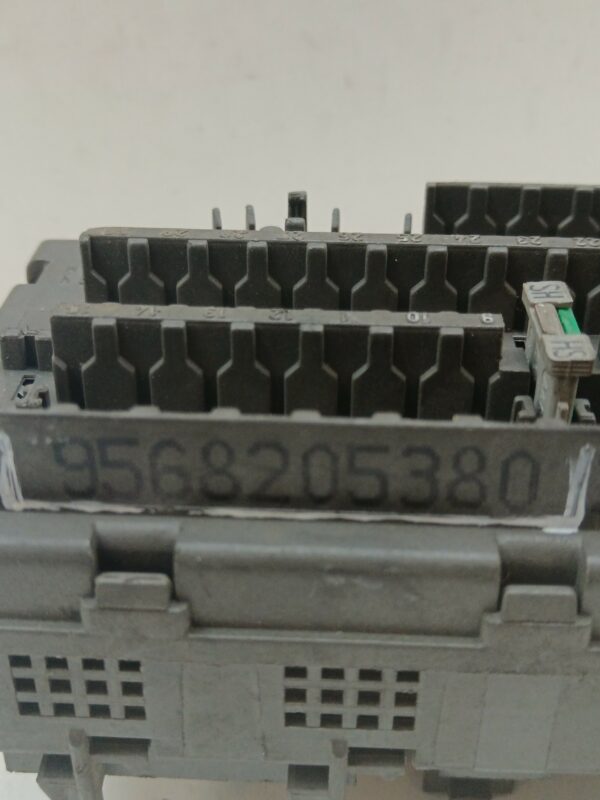 CAJA RELES / FUSIBLES CITROEN BERLINGO 1.9 D Multispace DIESEL Motor 1,9 Ltr.  69 CV  [1996 - 2002] 5 Puertas - Imagen 3