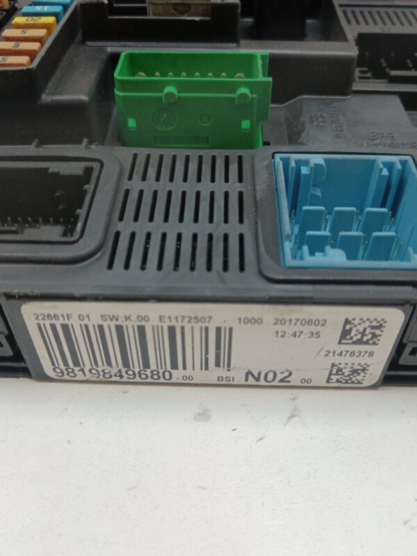 CAJA RELES / FUSIBLES CITROEN C4 BERLINA Collection DIESEL Motor 1,6 Ltr.  109 CV  [2004 - 2011] 5 Puertas - Imagen 3