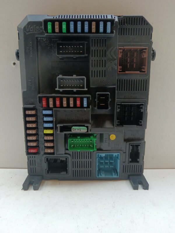 CAJA RELES / FUSIBLES / MODULO BSI CITROEN C4 BERLINA Collection DIESEL Motor 1,6 Ltr.  109 CV  [2004 - 2011] 5 Puertas