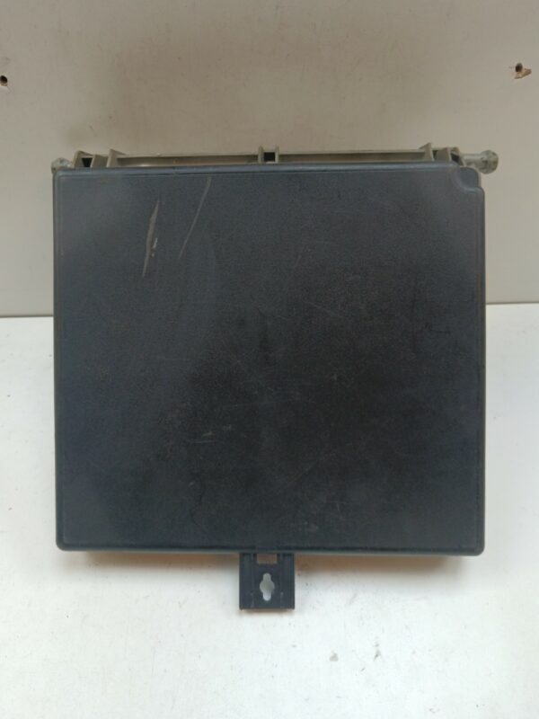 CAJA RELES / FUSIBLES PEUGEOT 205 BERLINA XAD / XAD Multi DIESEL Motor 1,8 Ltr.  60 CV  [1983 - 1998] 3 Puertas - Imagen 3
