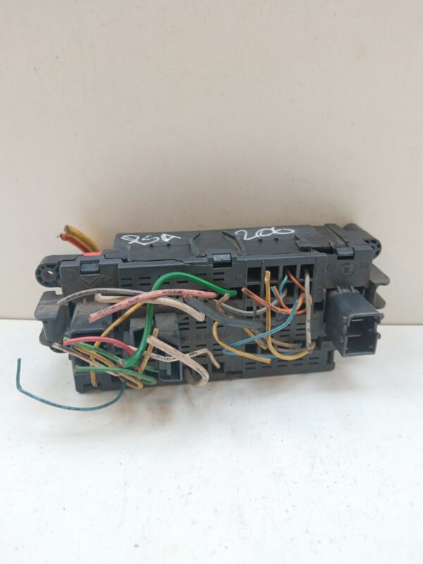 CAJA RELES / FUSIBLES PEUGEOT 206 BERLINA XN DIESEL Motor 1,9 Ltr.  69 CV  [1998 - 2010] 5 Puertas - Imagen 2