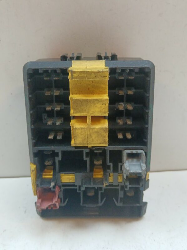 CAJA RELES / FUSIBLES CITROEN SAXO 1.5 D SX DIESEL Motor 1,5 Ltr.  57 CV  [1999 - 2004] 3 Puertas
