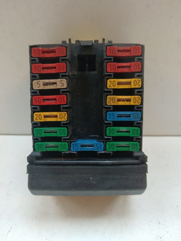CAJA RELES / FUSIBLES CITROEN SAXO 1.5 D SX DIESEL Motor 1,5 Ltr.  57 CV  [1999 - 2004] 3 Puertas - Imagen 2