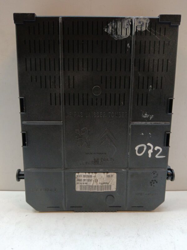CAJA RELES / FUSIBLES / MODULO BSI CITROEN C5 BERLINA 2.0 HDi Magic DIESEL Motor 2,0 Ltr.  109 CV  [2001 - 2004] 5 Puertas - Imagen 3