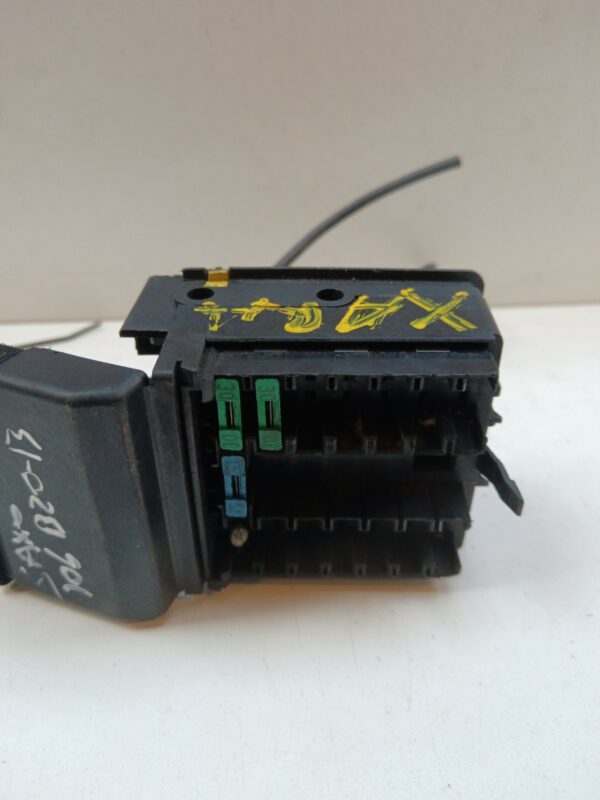 CAJA RELES / FUSIBLES CITROEN SAXO 1.5 D SX DIESEL Motor 1,5 Ltr.  57 CV  [1999 - 2004] 3 Puertas - Imagen 3