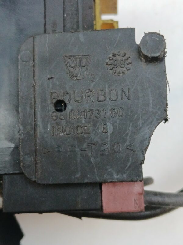 CAJA RELES / FUSIBLES CITROEN SAXO 1.5 D SX DIESEL Motor 1,5 Ltr.  57 CV  [1999 - 2004] 3 Puertas - Imagen 4