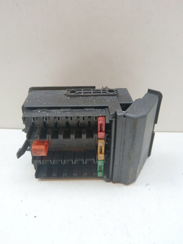 CAJA RELES / FUSIBLES CITROEN XSARA BERLINA 1.9D Tonic DIESEL Motor 1,9 Ltr.  69 CV  [1997 - 2005] 5 Puertas
