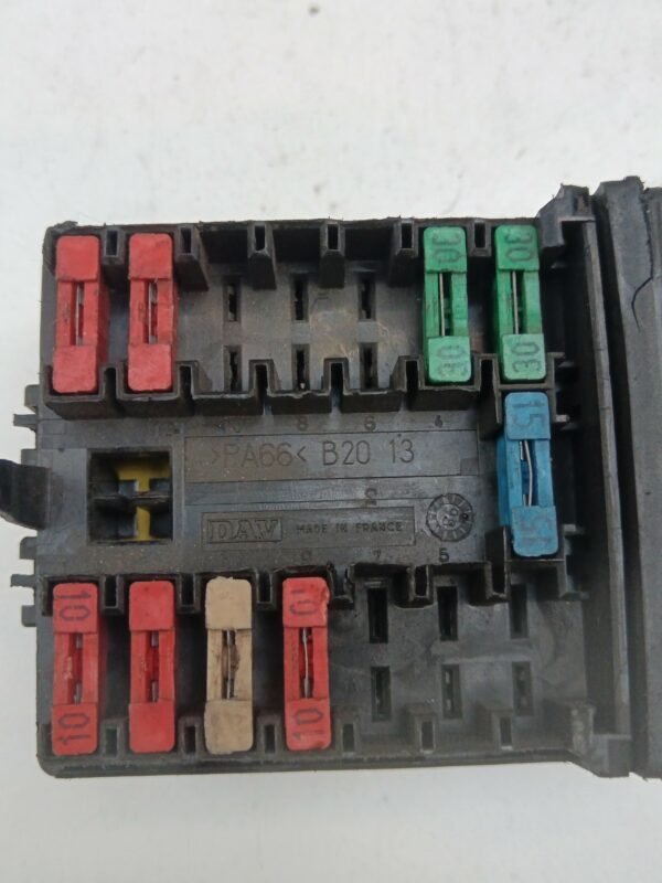 CAJA RELES / FUSIBLES CITROEN SAXO 1.5 D Furio DIESEL Motor 1,5 Ltr.  57 CV  [1999 - 2004] 5 Puertas - Imagen 2