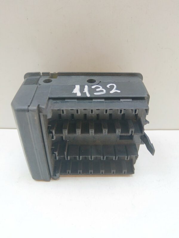 CAJA RELES / FUSIBLES CITROEN SAXO 1.5 D Furio DIESEL Motor 1,5 Ltr.  57 CV  [1999 - 2004] 5 Puertas - Imagen 2
