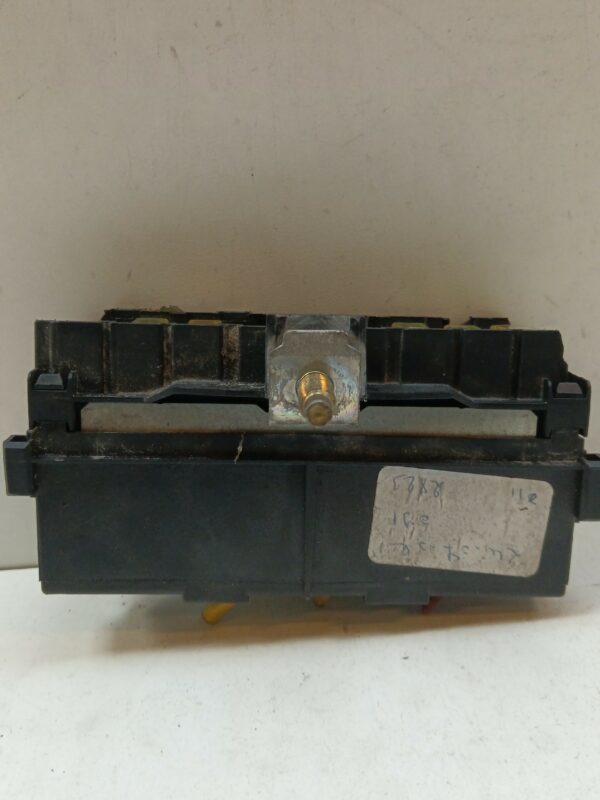 CAJA RELES / FUSIBLES PEUGEOT 106 (S2) Max D DIESEL Motor 1,5 Ltr.  57 CV  [1996 - 2004] 5 Puertas - Imagen 3