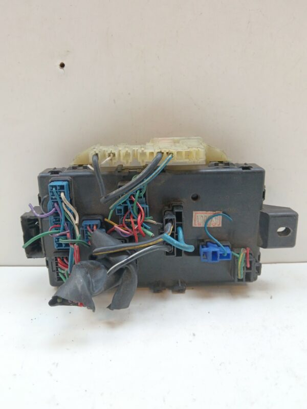 CAJA RELES / FUSIBLES DAIHATSU TERIOS (J2..) 1.5 16V CAT NAFTA 95 Motor 1,5 Ltr.  102 CV  [2006 - 2013] 3 Puertas - Imagen 2