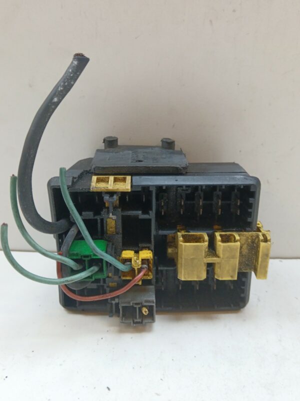 CAJA RELES / FUSIBLES CITROEN SAXO 1.5 D SX DIESEL Motor 1,5 Ltr.  57 CV  [1999 - 2004] 3 Puertas