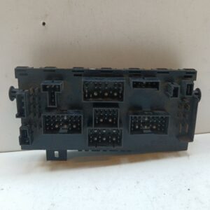 CAJA RELES / FUSIBLES VOLKSWAGEN JETTA (1K2) Advance DIESEL Motor 1,9 Ltr.  105 CV  [2005 - 2010] 4 Puertas