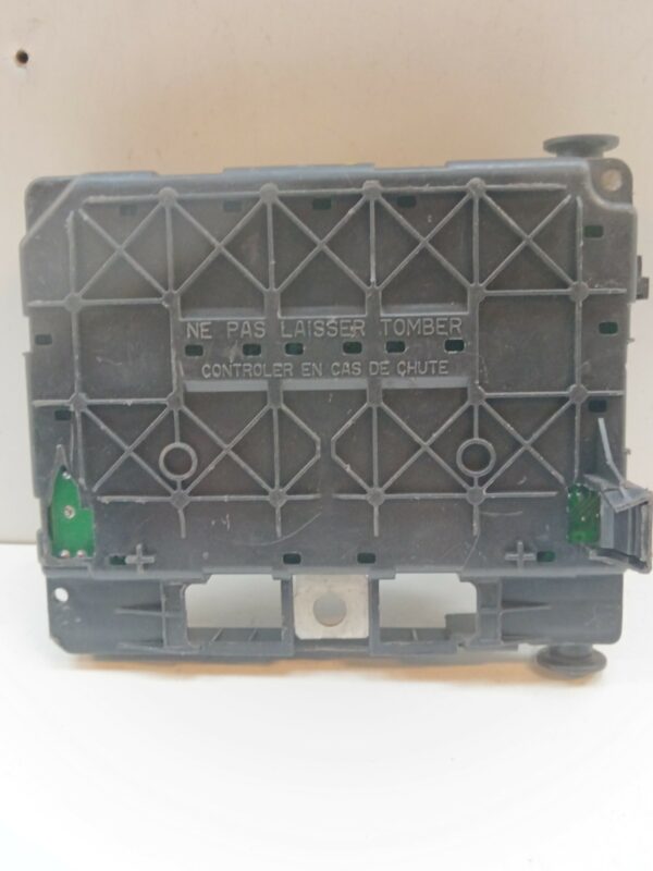 CAJA RELES / FUSIBLES / MODULO BSM PEUGEOT 306 BERLINA 4 PUERTAS (S1) Style D DIESEL Motor 1,9 Ltr.  68 CV  [1994 - 1997] 4 Puertas - Imagen 3
