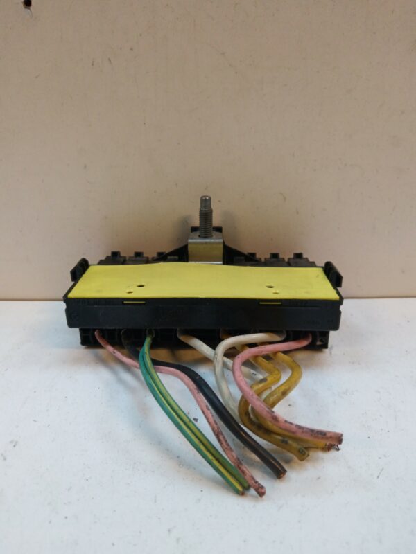 CAJA RELES / FUSIBLES CITROEN C5 BERLINA 2.0 HDi Magic DIESEL Motor 2,0 Ltr.  109 CV  [2001 - 2004] 5 Puertas