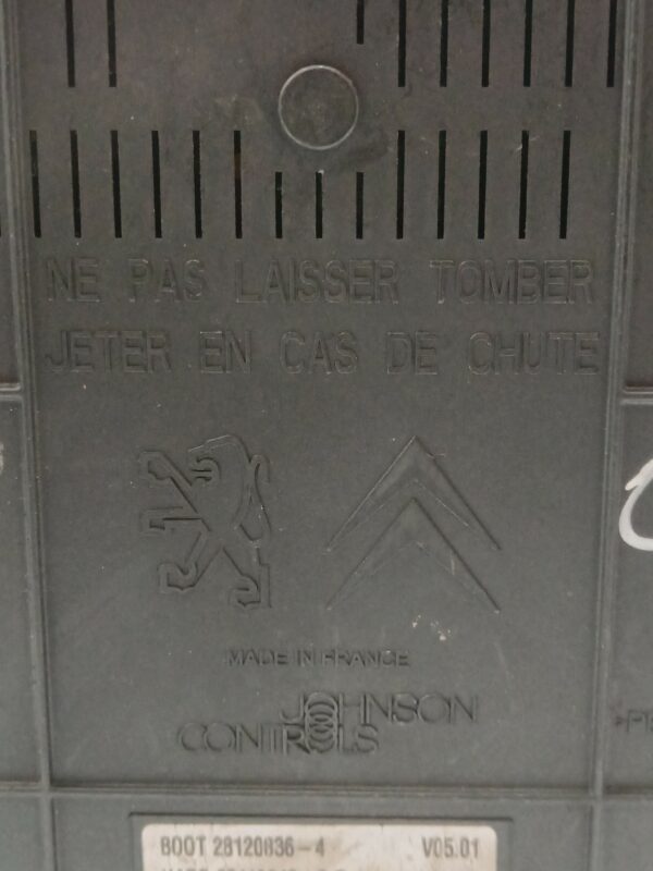 CAJA RELES / FUSIBLES PEUGEOT 308 Access DIESEL Motor 1,6 Ltr.  99 CV  [2013 - 2021] 5 Puertas - Imagen 3