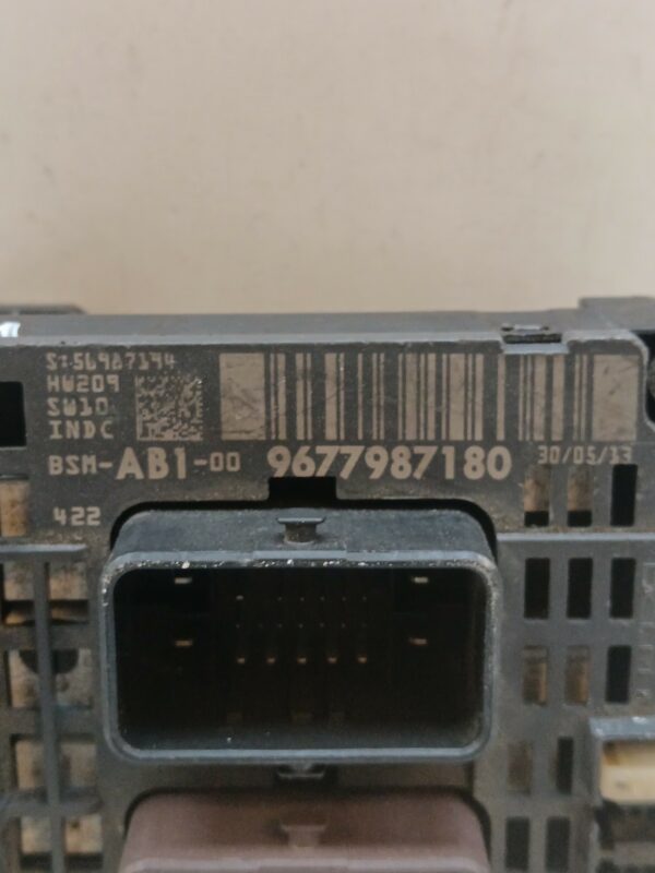 CAJA RELES / FUSIBLES / MODULO BSM CITROEN C4 BERLINA Exclusive NAFTA 95 Motor 1,6 Ltr.  109 CV  [2004 - 2011] 5 Puertas - Imagen 2
