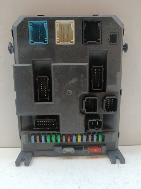 CAJA RELES / FUSIBLES / MODULO BSI CITROEN C3 Exclusive DIESEL Motor 1,6 Ltr.  92 CV  [2009 - 2017] 5 Puertas