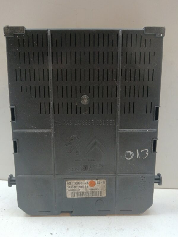 CAJA RELES / FUSIBLES / MODULO BSI CITROEN C5 BERLINA 2.0 HDi Magic DIESEL Motor 2,0 Ltr.  109 CV  [2001 - 2004] 5 Puertas - Imagen 3