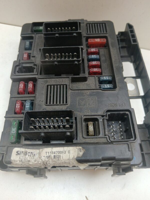 CAJA RELES / FUSIBLES / MODULO BSM CITROEN C3 1.1 Magic NAFTA 95 Motor 1,1 Ltr.  60 CV  [1995 - 2010] 5 Puertas - Imagen 2