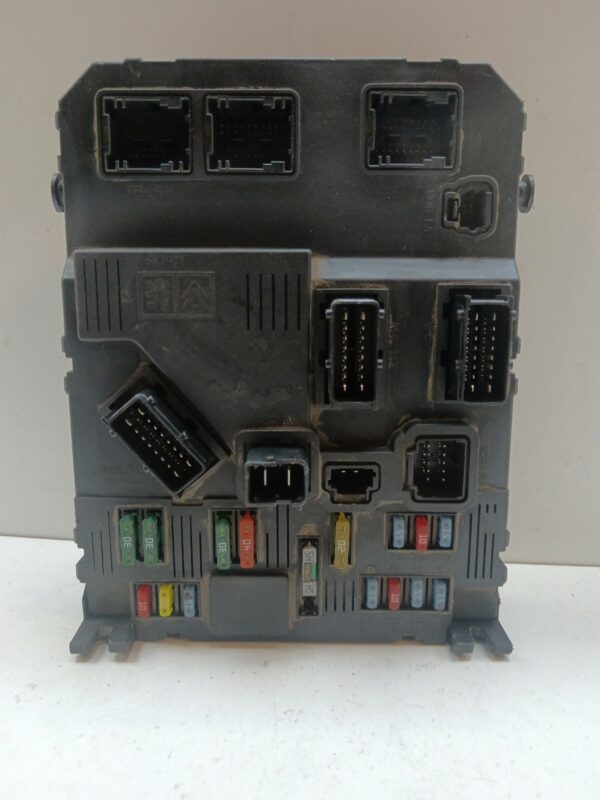 CAJA RELES / FUSIBLES / MODULO BSI CITROEN C3 1.4 HDi Exclusive DIESEL Motor 1,4 Ltr.  68 CV  [1995 - 2010] 5 Puertas