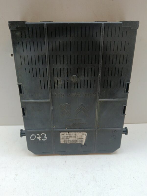 CAJA RELES / FUSIBLES / MODULO BSI CITROEN C4 BERLINA Exclusive NAFTA 95 Motor 1,6 Ltr.  109 CV  [2004 - 2011] 5 Puertas - Imagen 3