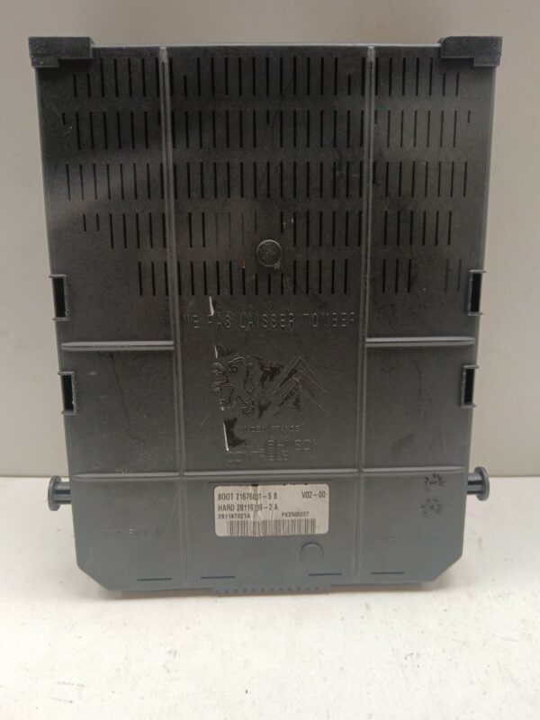 CAJA RELES / FUSIBLES / MODULO BSI CITROEN C5 BERLINA 2.0 HDi Magic DIESEL Motor 2,0 Ltr.  109 CV  [2001 - 2004] 5 Puertas - Imagen 3