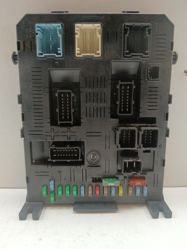 CAJA RELES / FUSIBLES / MODULO BSI CITROEN C4 SEDAN Collection DIESEL Motor 1,6 Ltr.  109 CV  [2008 - 2010] 5 Puertas