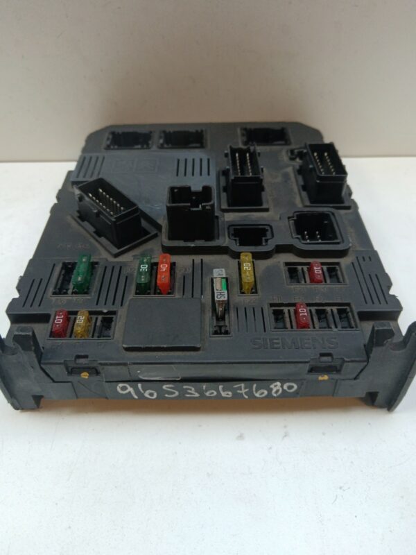CAJA RELES / FUSIBLES / MODULO BSI PEUGEOT 206 BERLINA XN DIESEL Motor 1,9 Ltr.  69 CV  [1998 - 2010] 5 Puertas - Imagen 2