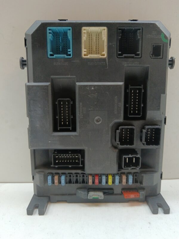 CAJA RELES / FUSIBLES / MODULO BSI CITROEN C3 1.4 HDi Exclusive DIESEL Motor 1,4 Ltr.  68 CV  [1995 - 2010] 5 Puertas