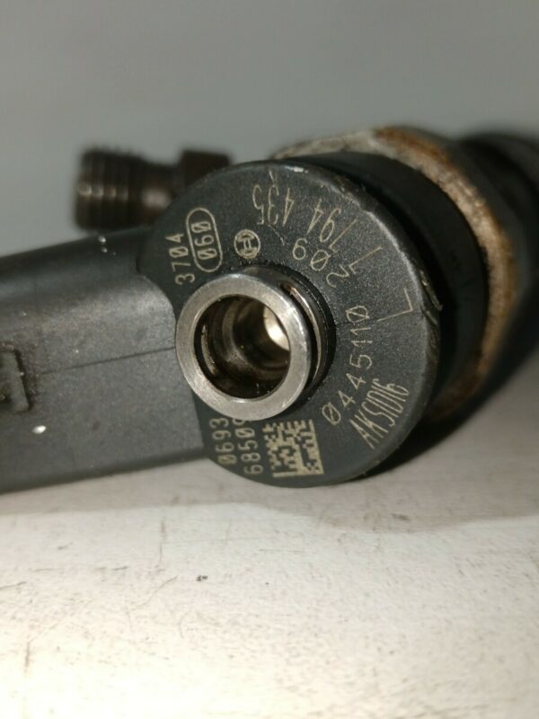 INYECTOR BMW SERIE 3 BERLINA (E90) 2.0 16V Diesel CAT DIESEL Motor 2,0 Ltr.  122 CV  [2004 - 2012] 3 Puertas - Imagen 2
