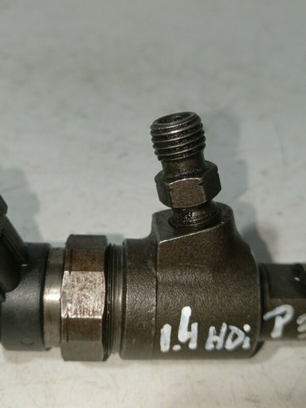 INYECTOR PEUGEOT 307 (S1) 1.4 HDi DIESEL Motor 1,4 Ltr.  68 CV  [2001 - 2005] 3 Puertas - Image 4