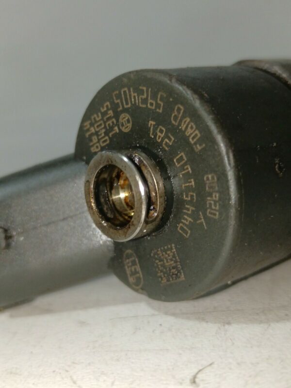 INYECTOR PEUGEOT 206 BERLINA 1.6 HDi FAP CAT (9HZ / DV6TED4) DIESEL Motor 1,6 Ltr.  109 CV  [1998 - 2010] 3 Puertas - Imagen 2