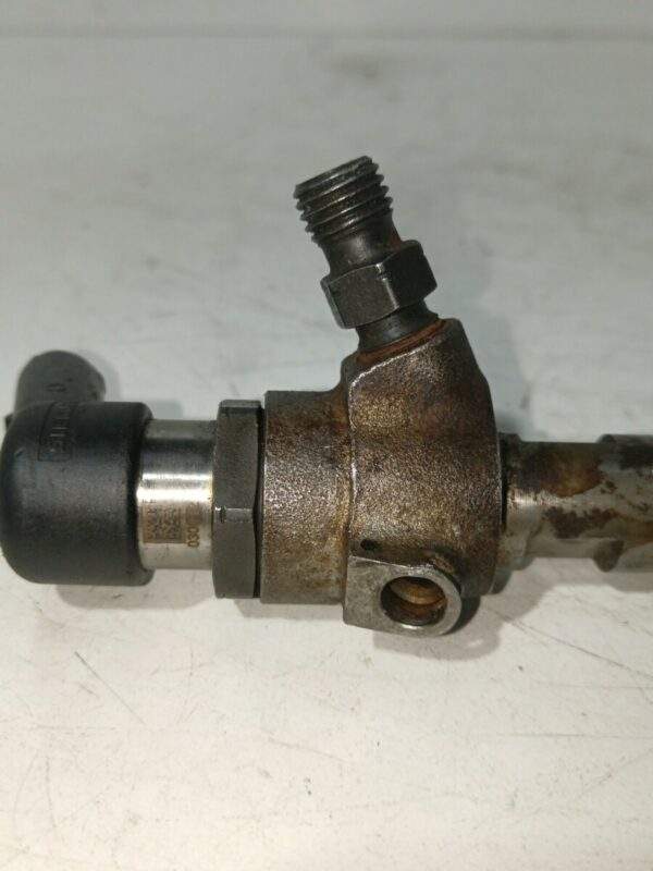 INYECTOR RENAULT CLIO III 1.5 dCi Diesel DIESEL Motor 1,5 Ltr.  106 CV  [2005 - 2016] 3 Puertas - Imagen 4