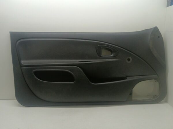 TAPIZADO INTERIOR PUERTA DELANTERO IZQUIERDO CITROEN SAXO 1,6 NAFTA 95 Motor 1,6 Ltr.  88 CV  [1996 - 2000] 3 Puertas