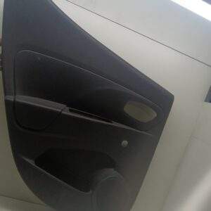TAPIZADO INTERIOR PUERTA TRASERO IZQUIERDO RENAULT CLIO IV Limited NAFTA Motor 0,9 Ltr.  90 CV  [2012 - 0] 5 Puertas