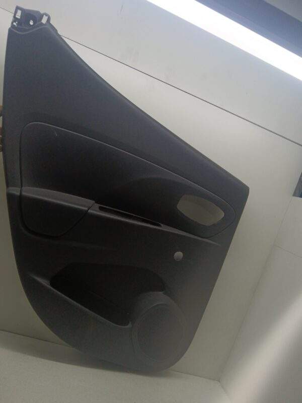 TAPIZADO INTERIOR PUERTA TRASERO IZQUIERDO RENAULT CLIO IV Limited NAFTA Motor 0,9 Ltr.  90 CV  [2012 - 0] 5 Puertas