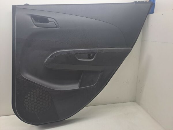 TAPIZADO INTERIOR PUERTA TRASERO DERECHO CHEVROLET SONIC BERLINA HATCHBACK LS NAFTA 95 Motor 1,2 Ltr.  86 CV  [2011 - 2016] 5 Puertas