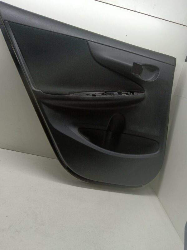 TAPIZADO INTERIOR PUERTA TRASERO IZQUIERDO TOYOTA COROLLA (E12) 2.0 Turbodiesel CAT DIESEL Motor 2,0 Ltr.  116 CV  [2001 - 2007] 3 Puertas