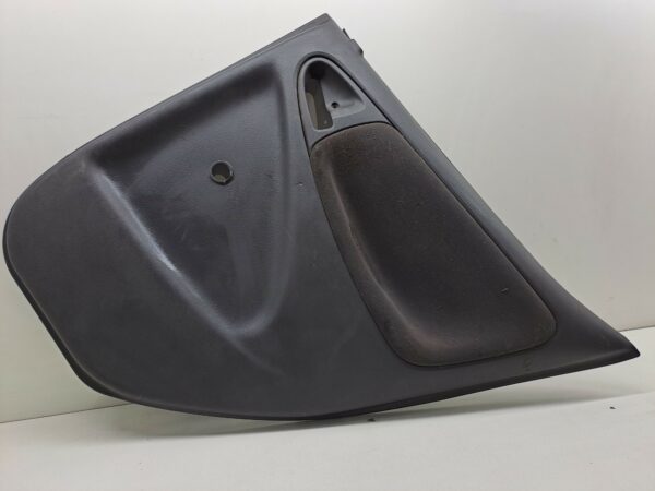 TAPIZADO INTERIOR PUERTA TRASERO DERECHO TOYOTA YARIS (NCP1/NLP1/SCP1) 1.4 Turbodiesel CAT DIESEL Motor 1,4 Ltr.  90 CV  [1999 - 2005] 3 Puertas