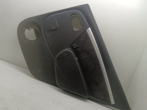TAPIZADO INTERIOR PUERTA TRASERO DERECHO RENAULT SANDERO Básico NAFTA 95 Motor 1,2 Ltr.  75 CV  [2008 - 2013] 5 Puertas