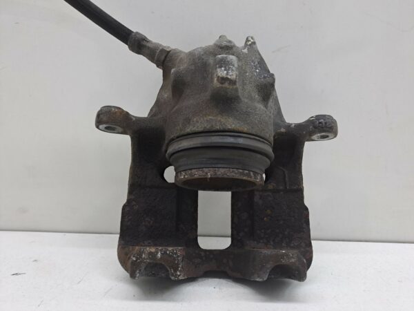 MORDAZA DE FRENO DELANTERA IZQUIERDA VOLVO SERIE 460 1.7 Turbo CAT NAFTA 95 Motor 1,7 Ltr.  120 CV  [1989 - 1997] 3 Puertas - Imagen 2