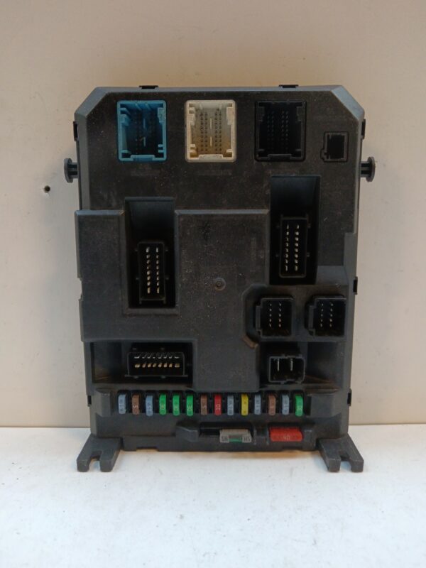 CAJA RELES / FUSIBLES / MODULO BSI CITROEN C3 1.4 HDi Exclusive DIESEL Motor 1,4 Ltr.  68 CV  [1995 - 2010] 5 Puertas