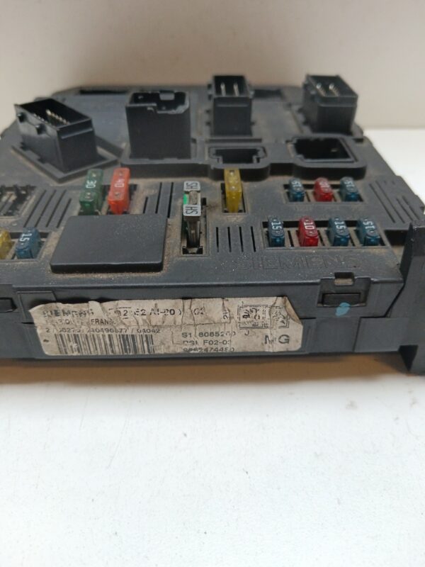 CAJA RELES / FUSIBLES / MODULO BSI CITROEN C3 1.4 HDi Exclusive DIESEL Motor 1,4 Ltr.  68 CV  [1995 - 2010] 5 Puertas - Imagen 2